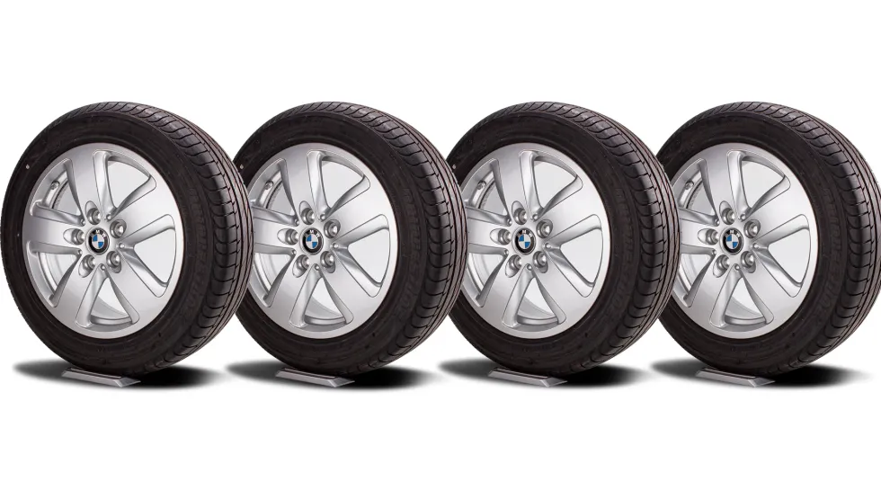 BMW Sommerkompletträder 1er F40 2er F44 16 Zoll Styling 517 Sternspeiche