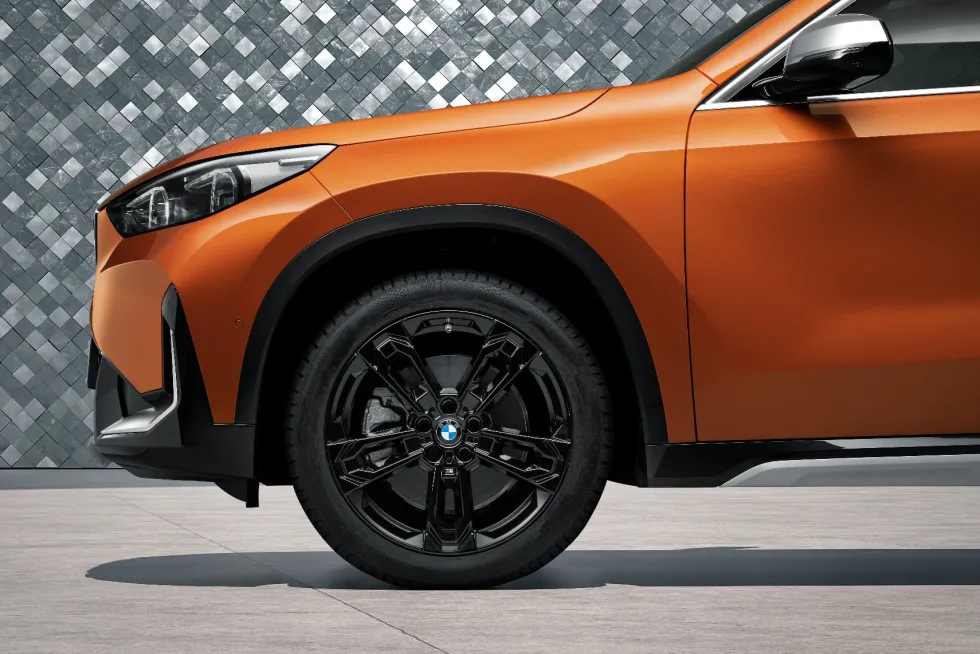 BMW Sommerkompletträder M Doppelspeiche 871M jetblack uni 19 Zoll RDCi X1 U11 X2 U10 Pirelli