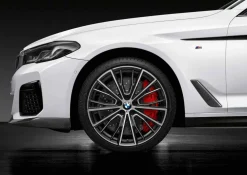 BMW Sommerkompletträder M Performance Vielspeiche 732M bicolor (jetblack uni/hochglanzpoliert) 20 Zoll RDCi 5er G30 G31 Goodyear (Mischbereifung)