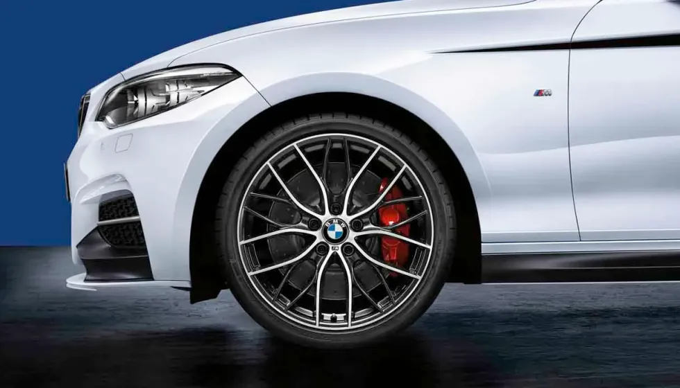 BMW Sommerkompletträder M Performance Doppelspeiche 405 bicolor (orbitgrey / glanzgedreht) 19 Zoll RDCi 1er F20 F21 2er F22 F23 Pirelli (Mischbereifung)