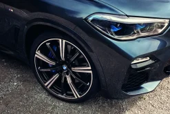 BMW Sommerkompletträder M Performance Sternspeiche 749M Bicolor (jetblack uni/hochglanzpoliert) 22 Zoll RDCi X5 G05 LCI X6 G06 LCI Continental (Mischbereifung)