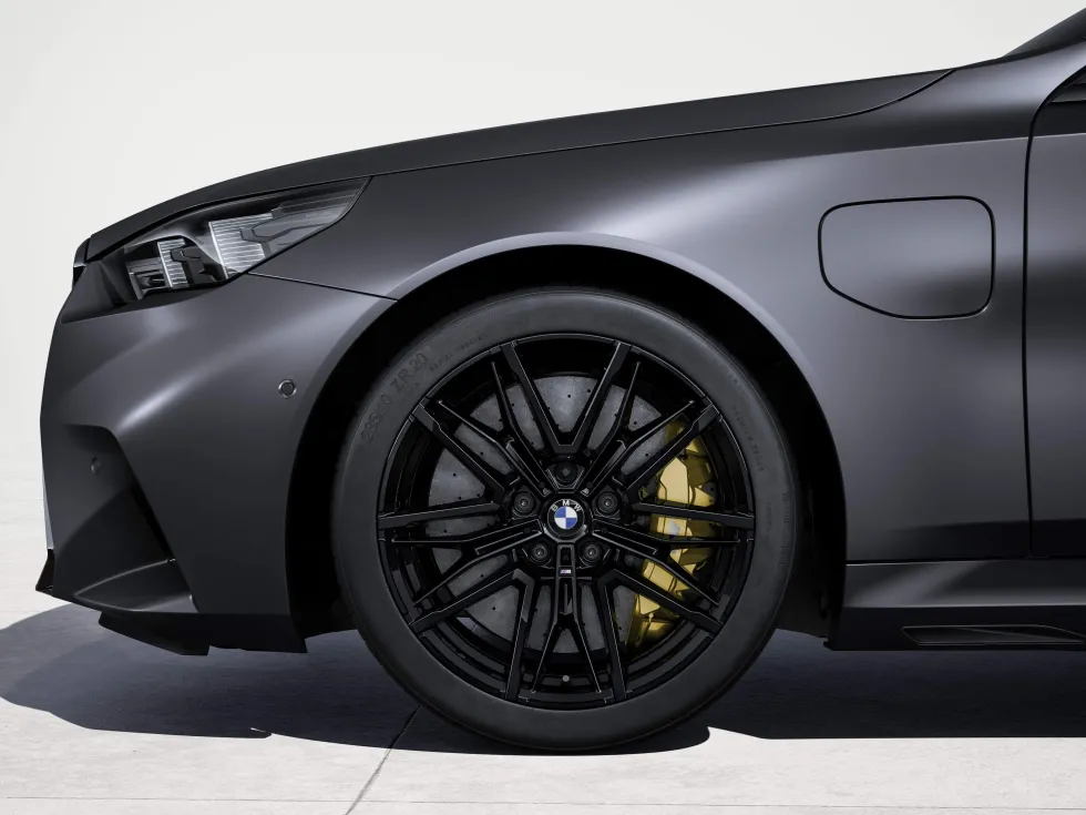 BMW Winterkompletträder M Doppelspeiche 951M jet black uni 20 Zoll RDCi (Mischbereifung) M5 G90 G99