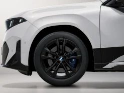 BMW Winterkompletträder M Doppelspeiche 1048M jet black matt 20 Zoll RDCi iX3 NA5 iX4 NA7 Goodyear