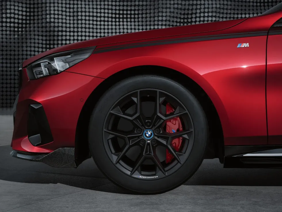BMW Winterkompletträder M Performance Y-Speiche 942M jet black matt 19 Zoll RDCi 5er G60 G61 Pirelli (Mischbereifung)