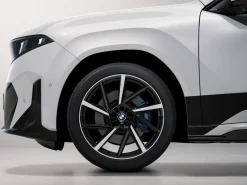 BMW Winterkompletträder M Sternspeiche 1050M bicolor (jet black uni/hochglanzpoliert) 21 Zoll RDCi iX3 NA5 iX4 NA7 Hankook
