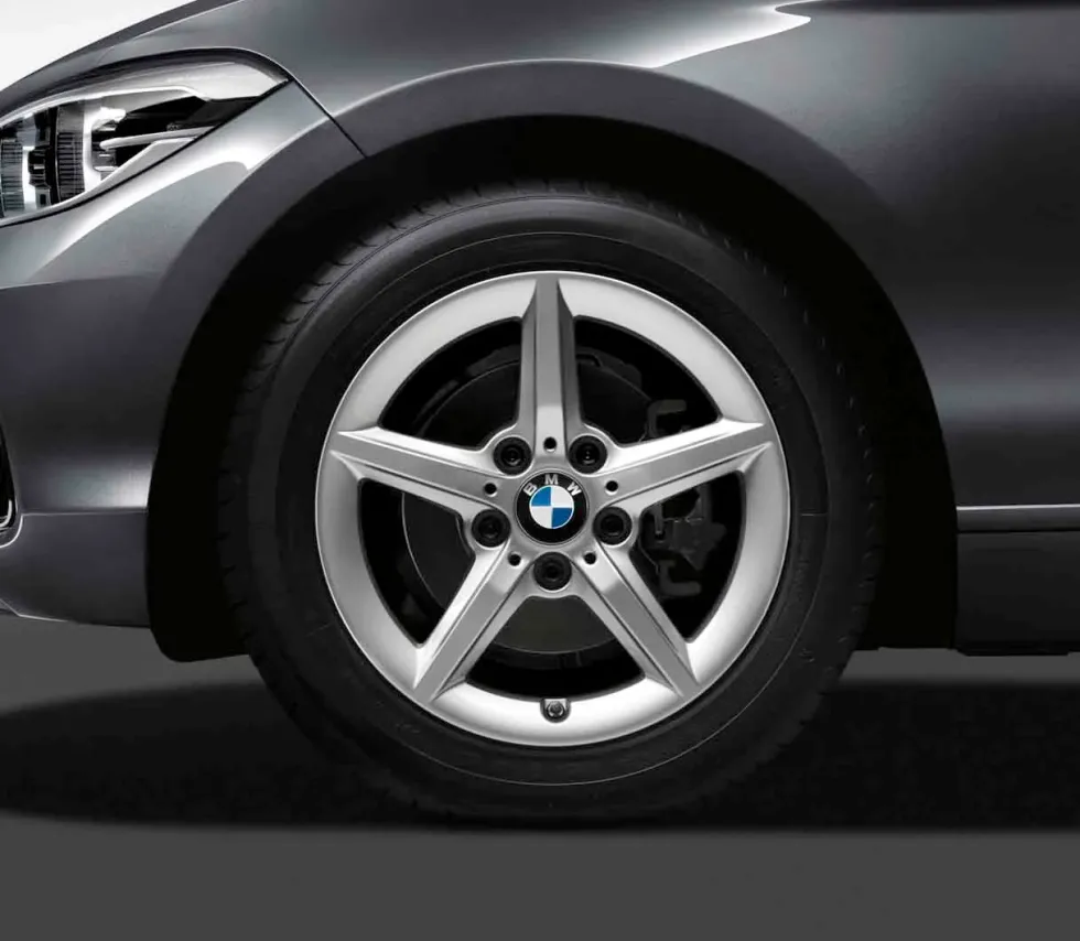 BMW Winterkompletträder Sternspeiche 654 silber 16 Zoll RDCi mit Goodyear Ultra Grip Performance 2 ROF 1er F20 F21 2er F22 F23