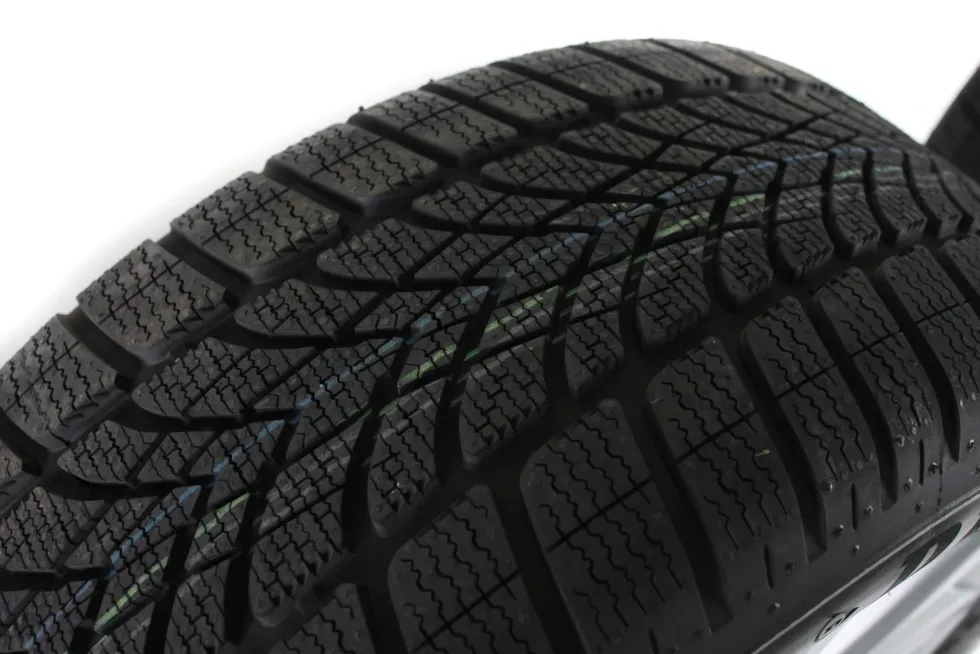 BMW Winterkompletträder Vielspeiche V-Speiche 642 reflexsilber 18 Zoll 6er G32 7er G11 G12 8er G14 G15 G16