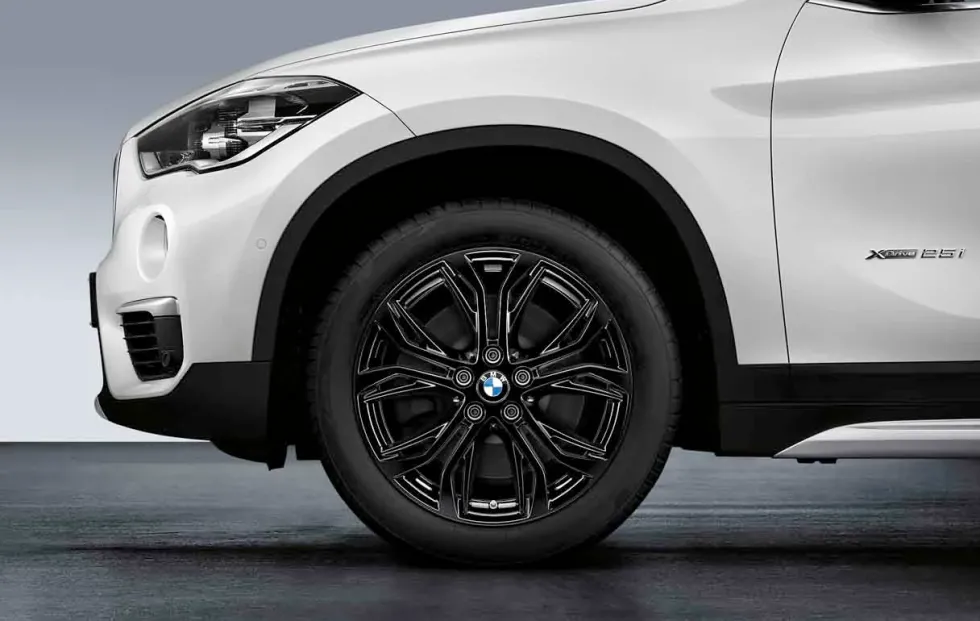 BMW Winterkompletträder Y-Speiche 566 jet black uni 18 Zoll RDCi X1 F48 X2 F39 Pirelli
